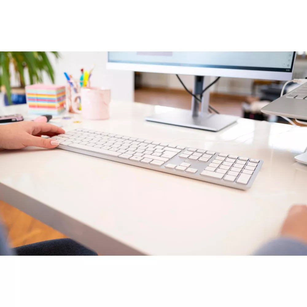 Slim Wired Mechanical Full Size Keyboard