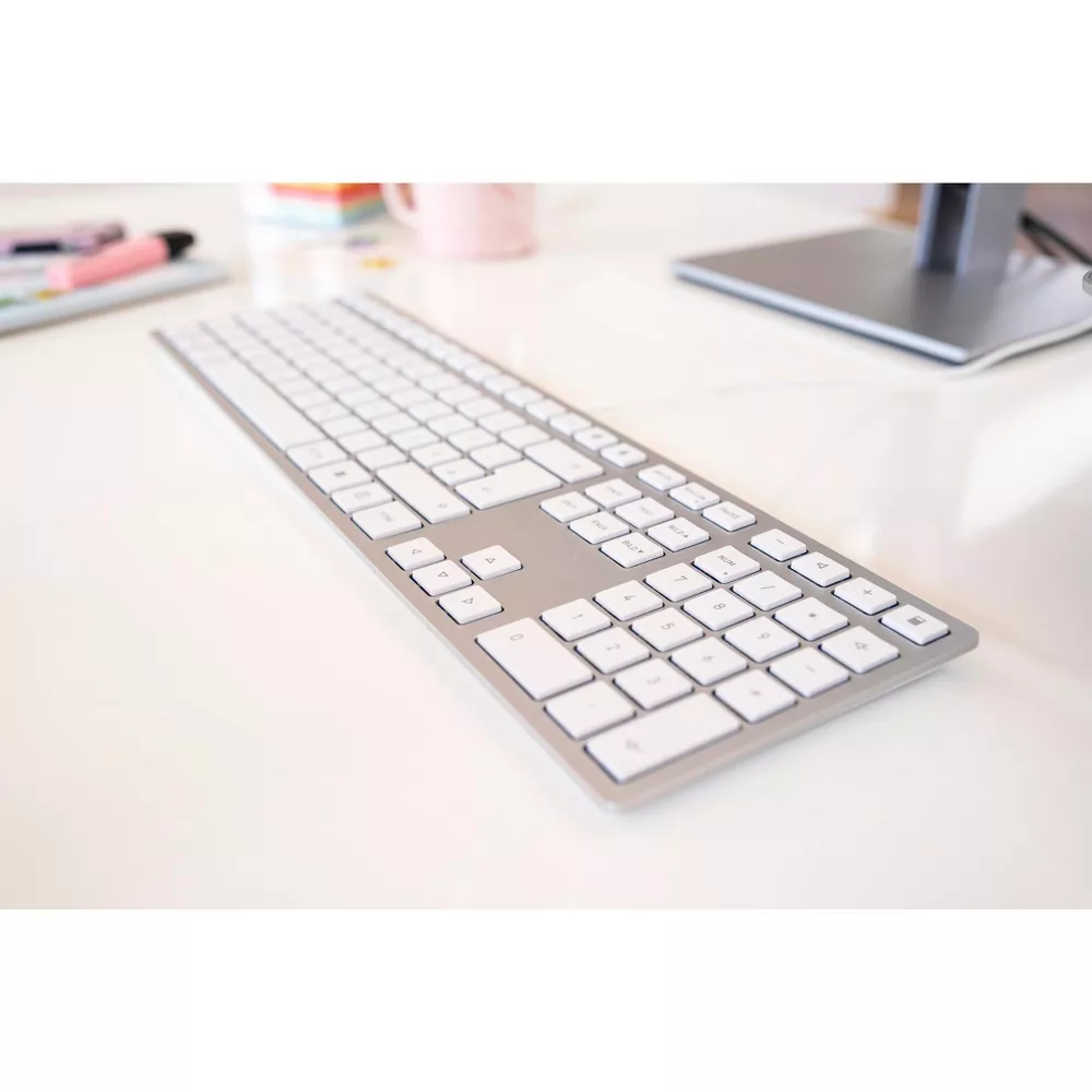 Slim Wired Mechanical Full Size Keyboard